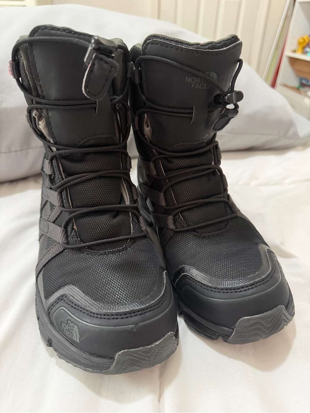 THE NORTH FACE Junior Winter Sneaker - Black & Dark Shadow Grey - Boys Size 3